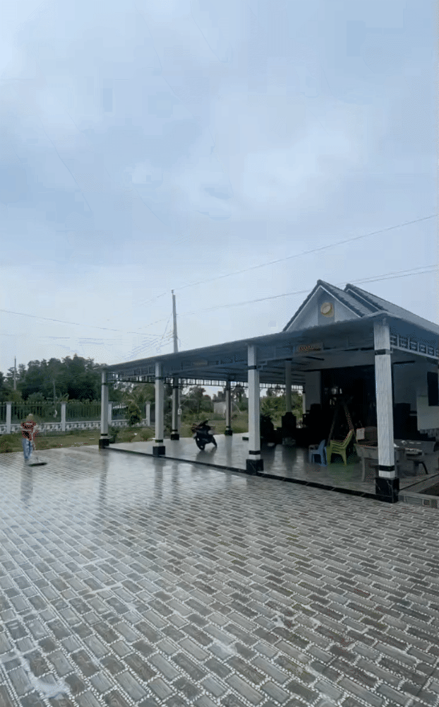 "Đặc sản" nhà miền Tây: Rộng "vô cùng tận", lắt léo như mê cung, gạch hoa sáng bóng cả sân, chỉ quét nhà thôi cũng bở hơi tai- Ảnh 6. "Đặc sản" nhà miền Tây: Rộng "vô cùng tận", lắt léo như mê cung, gạch hoa sáng bóng cả sân, chỉ quét nhà thôi cũng bở hơi tai- Ảnh 6.