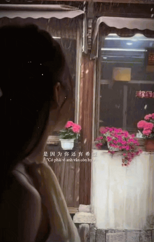 Lộ diện “nàng thơ” mà cả anh em Sơn Tùng - MONO đều mê mẩn- Ảnh 1. Lộ diện “nàng thơ” mà cả anh em Sơn Tùng - MONO đều mê mẩn- Ảnh 1.