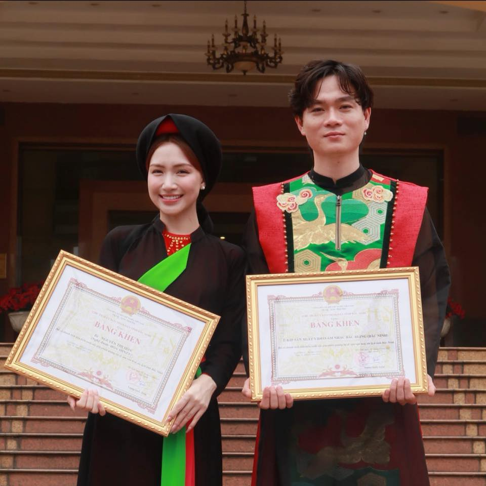 Từ Bắc Bling đến Em Xinh Say Hi, đây là nam nghệ sĩ vừa có cú ăn đôi đỉnh nhất Vpop 2025- Ảnh 4. Từ Bắc Bling đến Em Xinh Say Hi, đây là nam nghệ sĩ vừa có cú ăn đôi đỉnh nhất Vpop 2025- Ảnh 4.