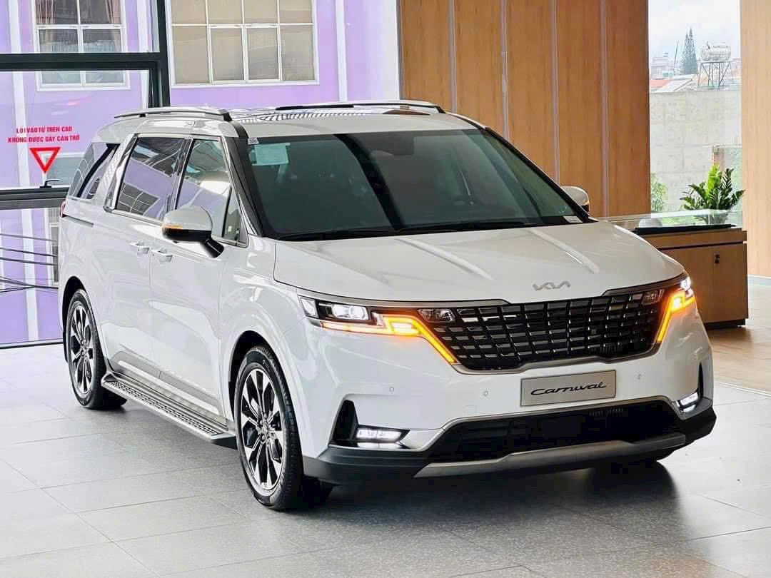 Kia Carnival bản xăng cao nhất giảm tới 210 triệu đồng tại đại lý, giá thực tế còn 1,549 tỷ đồng nhưng phải đánh đổi 1 thứ- Ảnh 1. Kia Carnival bản xăng cao nhất giảm tới 210 triệu đồng tại đại lý, giá thực tế còn 1,549 tỷ đồng nhưng phải đánh đổi 1 thứ- Ảnh 1.