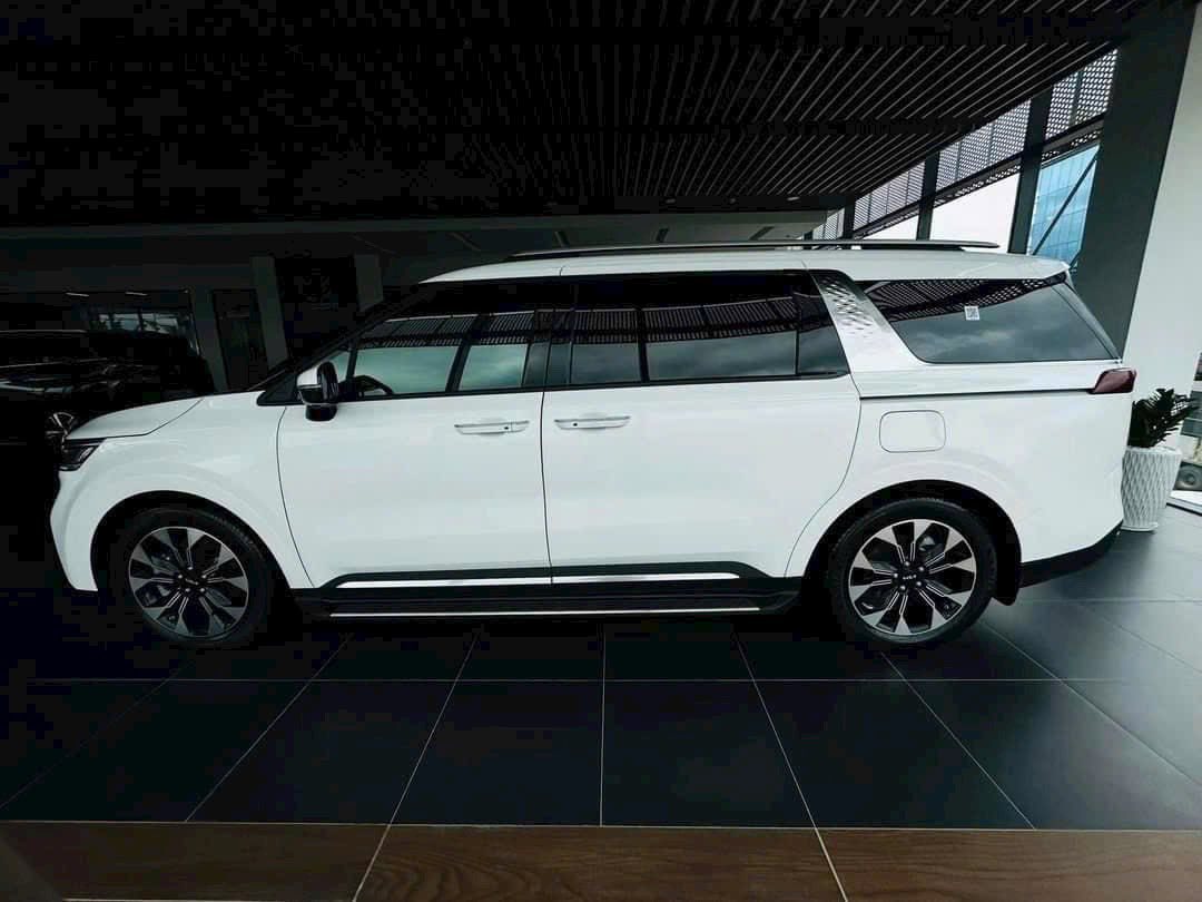 Kia Carnival bản xăng cao nhất giảm tới 210 triệu đồng tại đại lý, giá thực tế còn 1,549 tỷ đồng nhưng phải đánh đổi 1 thứ- Ảnh 3. Kia Carnival bản xăng cao nhất giảm tới 210 triệu đồng tại đại lý, giá thực tế còn 1,549 tỷ đồng nhưng phải đánh đổi 1 thứ- Ảnh 3.