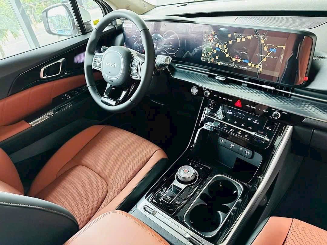 Kia Carnival bản xăng cao nhất giảm tới 210 triệu đồng tại đại lý, giá thực tế còn 1,549 tỷ đồng nhưng phải đánh đổi 1 thứ- Ảnh 4. Kia Carnival bản xăng cao nhất giảm tới 210 triệu đồng tại đại lý, giá thực tế còn 1,549 tỷ đồng nhưng phải đánh đổi 1 thứ- Ảnh 4.
