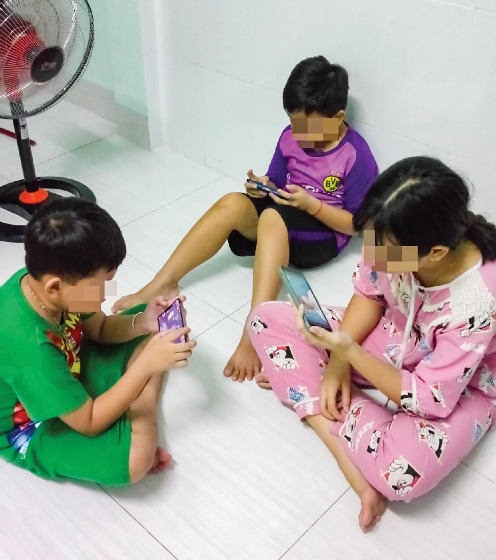 Mẹo "cai nghiện" tivi, điện thoại cho khối nghỉ hè vừa hài hước vừa hiệu quả, các mẹ truyền tay nhau cười nghiêng ngả- Ảnh 1. Mẹo "cai nghiện" tivi, điện thoại cho khối nghỉ hè vừa hài hước vừa hiệu quả, các mẹ truyền tay nhau cười nghiêng ngả- Ảnh 1.