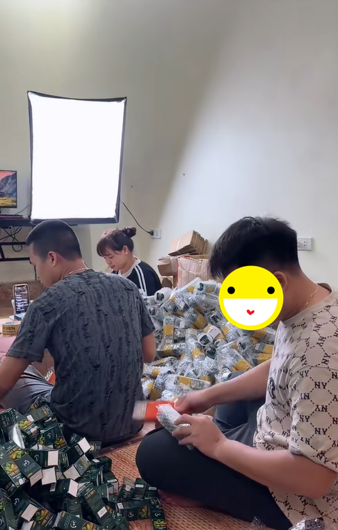 Toàn cảnh Toàn cảnh