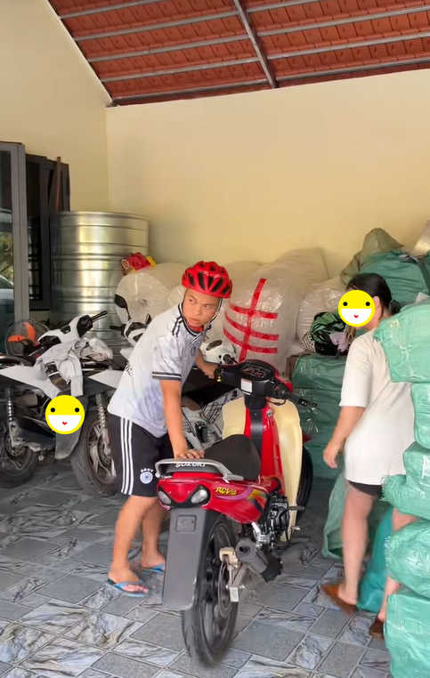 Toàn cảnh Toàn cảnh
