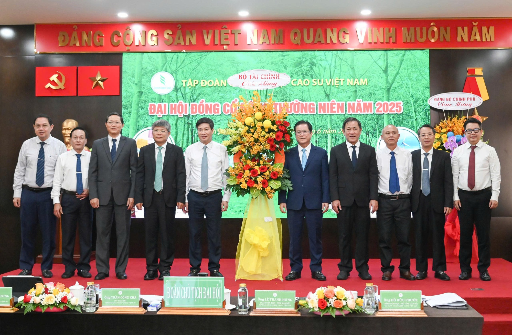 VRG sẽ đầu tư thêm 70.000 ha cao su tại Lào, Campuchia- Ảnh 1. VRG sẽ đầu tư thêm 70.000 ha cao su tại Lào, Campuchia- Ảnh 1.