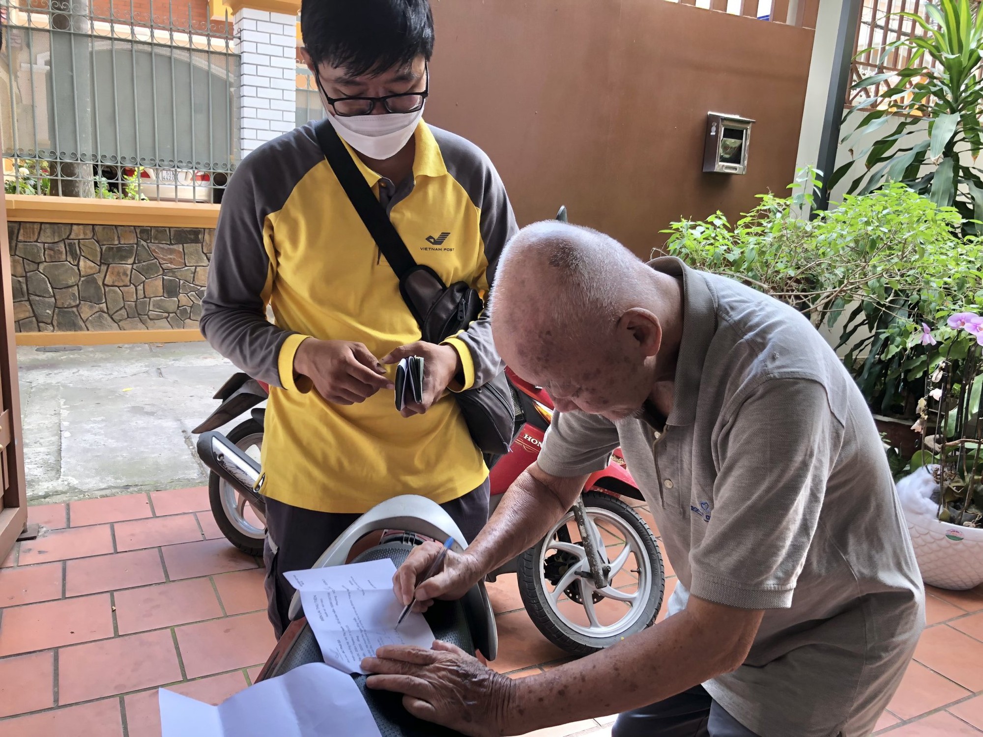 Những đối tượng không phải đóng BHXH bắt buộc từ 1-7- Ảnh 1. Những đối tượng không phải đóng BHXH bắt buộc từ 1-7- Ảnh 1.