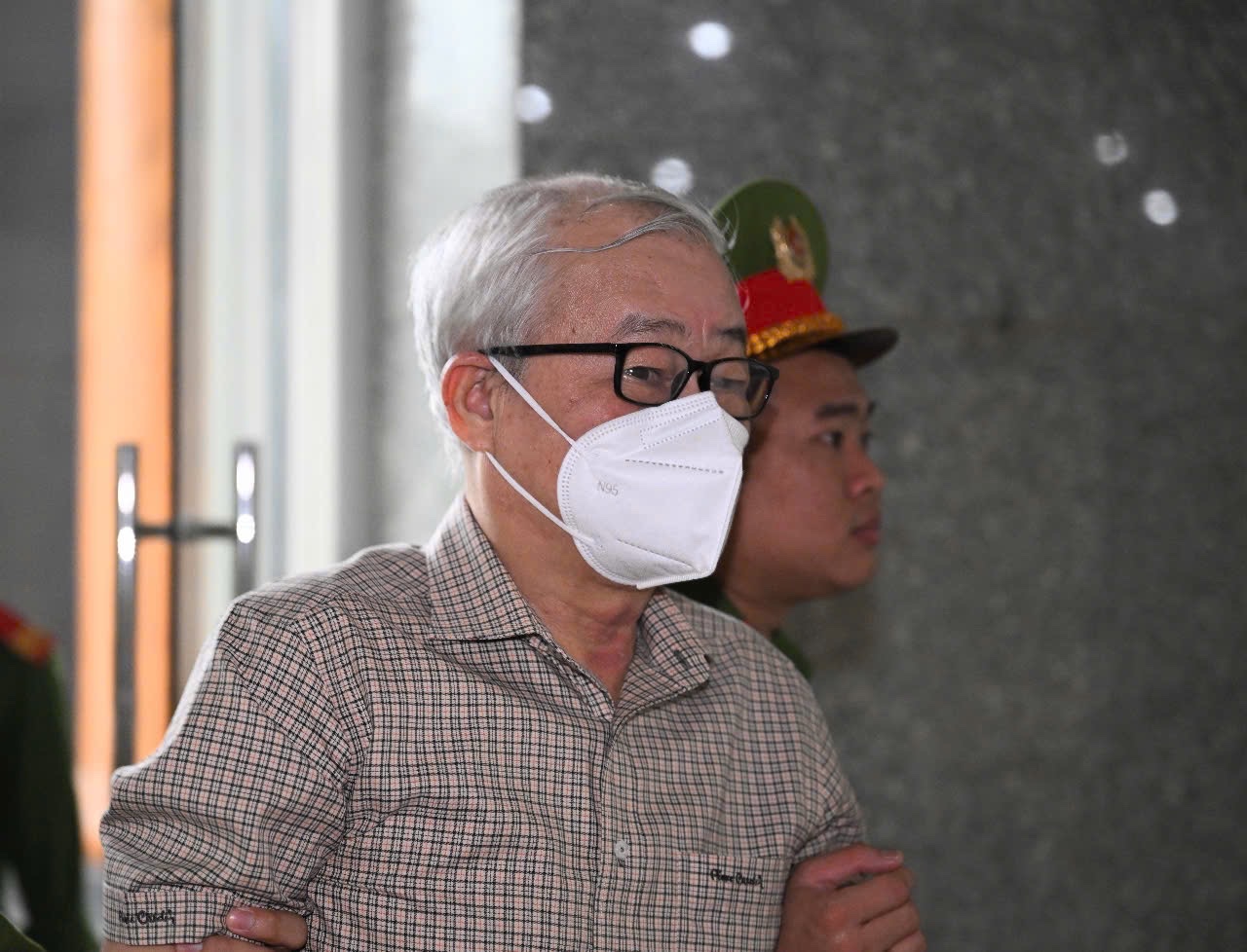 Hàng chục bị cáo tới tòa phúc thẩm, không thấy cựu Chủ tịch FLC Trịnh Văn Quyết- Ảnh 1. Hàng chục bị cáo tới tòa phúc thẩm, không thấy cựu Chủ tịch FLC Trịnh Văn Quyết- Ảnh 1.