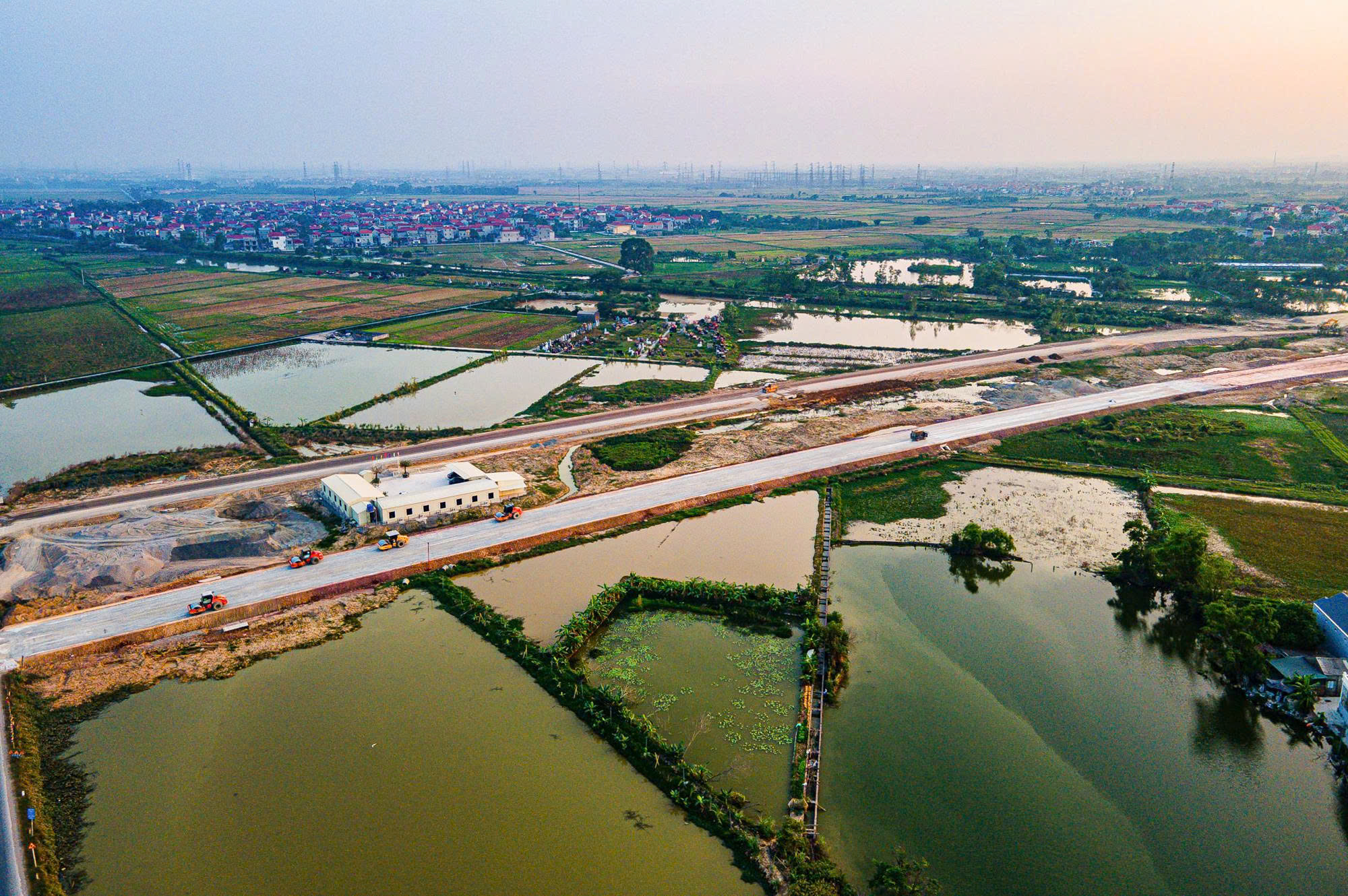 Siêu vành đai 86.000 tỷ vừa đạt tiến độ mới sau khi Thủ tướng yêu cầu hoàn thành sớm một năm- Ảnh 2. Siêu vành đai 86.000 tỷ vừa đạt tiến độ mới sau khi Thủ tướng yêu cầu hoàn thành sớm một năm- Ảnh 2.