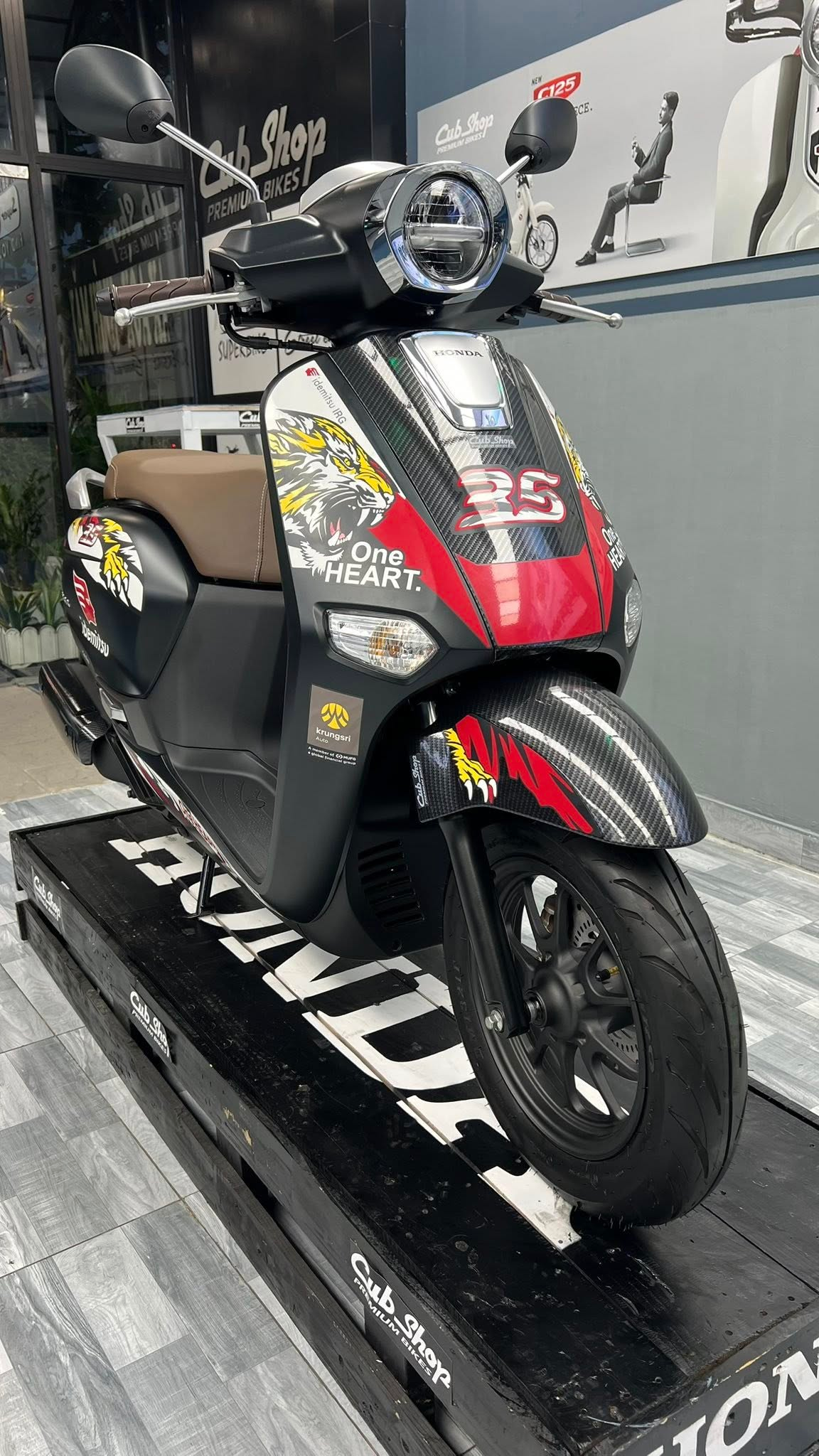 3 mẫu xe ga mới nhất của Honda về Việt Nam: Thiết kế độc lạ, có xe chỉ 'ăn' 1,7L/100km- Ảnh 5. 3 mẫu xe ga mới nhất của Honda về Việt Nam: Thiết kế độc lạ, có xe chỉ 'ăn' 1,7L/100km- Ảnh 5.