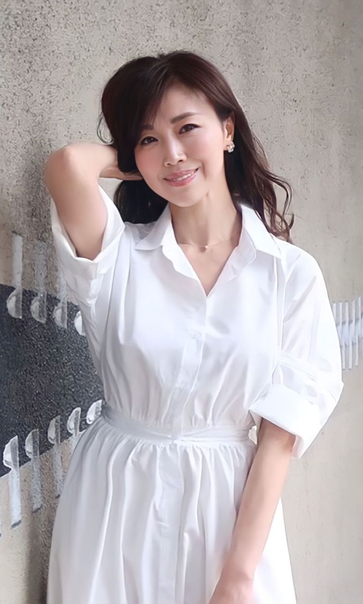 Tôi từng tiêu cả núi tiền cho quần áo, đến tuổi nghỉ hưu, tôi vứt đến 200 món và dứt khoát không mua lại 5 kiểu này nữa- Ảnh 2. Tôi từng tiêu cả núi tiền cho quần áo, đến tuổi nghỉ hưu, tôi vứt đến 200 món và dứt khoát không mua lại 5 kiểu này nữa- Ảnh 2.