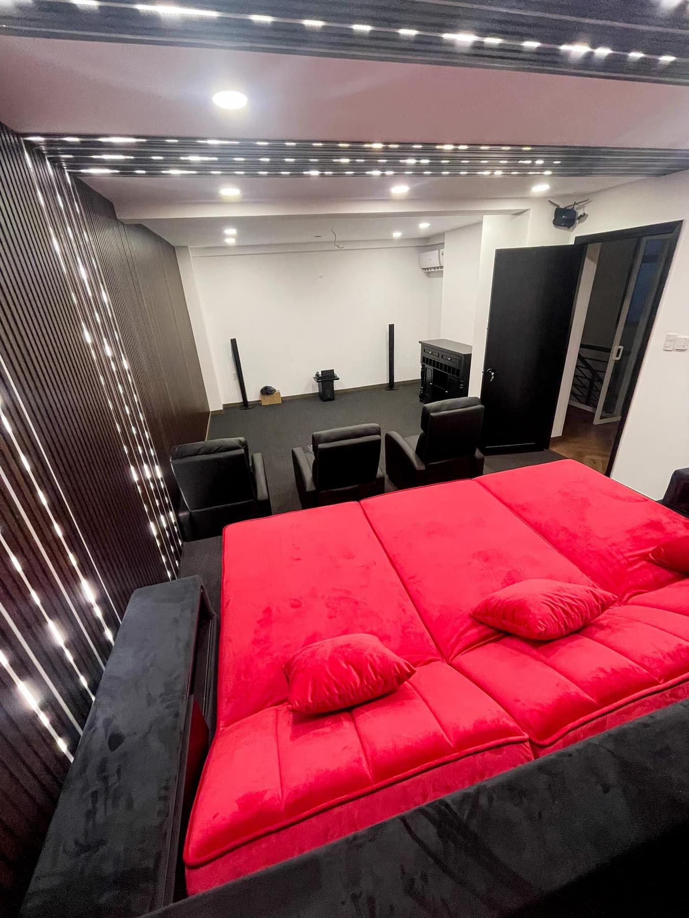 Nam nghệ sĩ cho thuê penthouse 650m2 ở Nhà Bè giá 98 triệu/tháng, 50 tuổi giàu sụ, chưa vợ con- Ảnh 6.