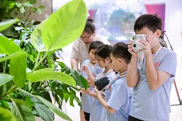 90% phụ huynh không biết: Cha mẹ sẵn sàng ‘HY SINH’ 5 điều này, con cái nhất định ‘HOÁ RỒNG HOÁ PHƯỢNG’- Ảnh 1. 90% phụ huynh không biết: Cha mẹ sẵn sàng ‘HY SINH’ 5 điều này, con cái nhất định ‘HOÁ RỒNG HOÁ PHƯỢNG’- Ảnh 1.