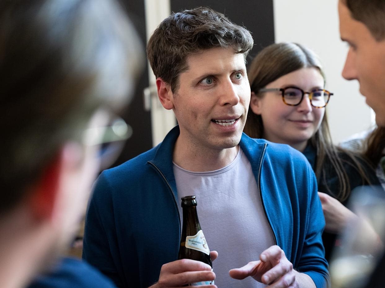 Mức giá tuyển dụng ‘điên rồ’ của Mark Zuckerberg khiến Sam Altman nổi giận, mỉa mai Meta đang làm AI kém, phải đi 'mua' người, chỉ biết sao chép- Ảnh 3. Mức giá tuyển dụng ‘điên rồ’ của Mark Zuckerberg khiến Sam Altman nổi giận, mỉa mai Meta đang làm AI kém, phải đi 'mua' người, chỉ biết sao chép- Ảnh 3.