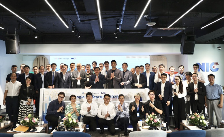 Phó Thủ tướng Nguyễn Chí Dũng: Mạnh mẽ tiến về phía trước để Việt Nam trở thành cường quốc về AI- Ảnh 7. Phó Thủ tướng Nguyễn Chí Dũng: Mạnh mẽ tiến về phía trước để Việt Nam trở thành cường quốc về AI- Ảnh 7.