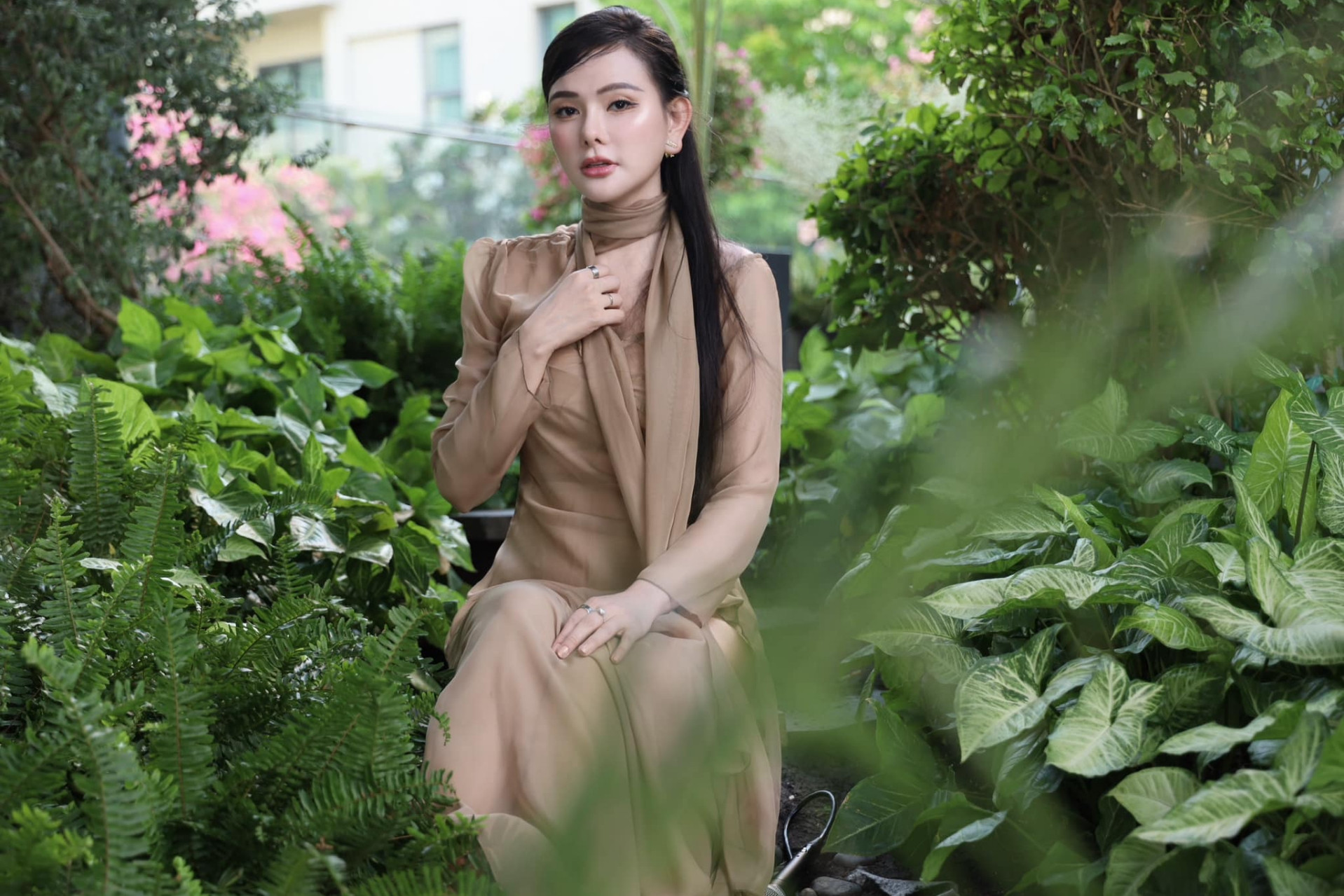 Nữ ca sĩ được mẹ chồng treo giải chục tỷ để sinh con, hôn nhân với chồng kém 11 tuổi đầy ngọt ngào- Ảnh 1. Nữ ca sĩ được mẹ chồng treo giải chục tỷ để sinh con, hôn nhân với chồng kém 11 tuổi đầy ngọt ngào- Ảnh 1.