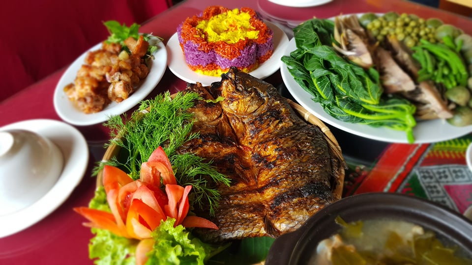 Ăn cá nướng giữa mùa hè oi bức nghe có vẻ nghịch lý? Nhưng với Ăn cá nướng giữa mùa hè oi bức nghe có vẻ nghịch lý? Nhưng với