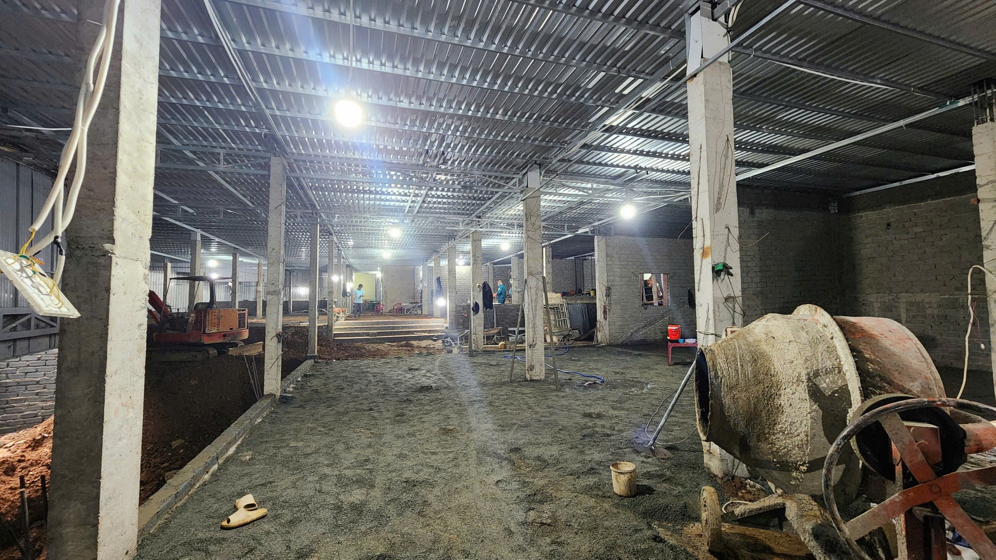 Công trình "khủng" 740 m2 xây không phép trên đất rừng đèo Bảo Lộc- Ảnh 2. Công trình "khủng" 740 m2 xây không phép trên đất rừng đèo Bảo Lộc- Ảnh 2.