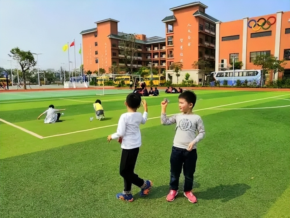 4 KIỂU trẻ em ‘giả vờ thông minh: Lớn lên khó có tiền đồ, sự nghiệp bết bát nhưng nhiều phụ huynh vẫn đang bào chữa!- Ảnh 2. 4 KIỂU trẻ em ‘giả vờ thông minh: Lớn lên khó có tiền đồ, sự nghiệp bết bát nhưng nhiều phụ huynh vẫn đang bào chữa!- Ảnh 2.