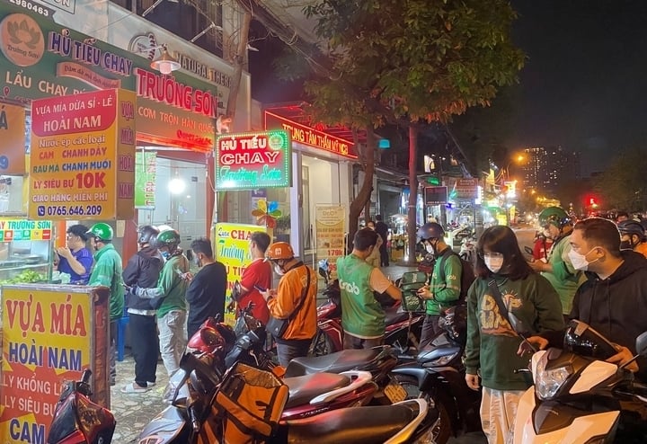 Grab và Shopee sắp không còn độc chiếm 'miếng bánh' giao đồ ăn- Ảnh 3. Grab và Shopee sắp không còn độc chiếm 'miếng bánh' giao đồ ăn- Ảnh 3.