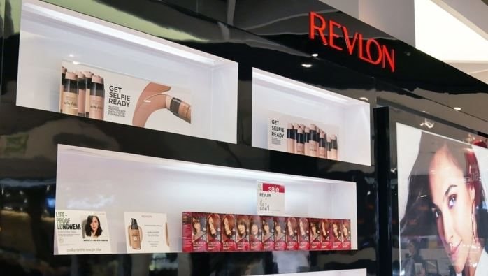 Chuyện gì đã xảy ra với Revlon: Biểu tượng làm đẹp 90 năm tuổi của Mỹ phá sản, nợ hơn 3 tỷ USD vì vay quá mức- Ảnh 1. Chuyện gì đã xảy ra với Revlon: Biểu tượng làm đẹp 90 năm tuổi của Mỹ phá sản, nợ hơn 3 tỷ USD vì vay quá mức- Ảnh 1.