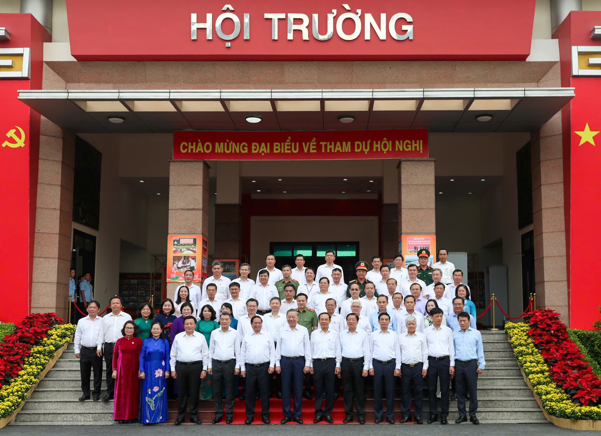 Thủ tướng Phạm Minh Chính: TP HCM mới phải có tầm nhìn mới- Ảnh 3. Thủ tướng Phạm Minh Chính: TP HCM mới phải có tầm nhìn mới- Ảnh 3.