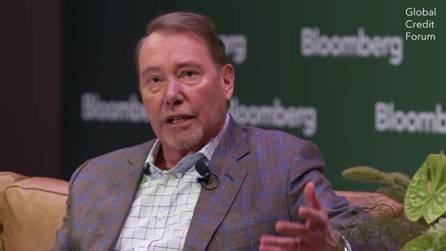 "Vua Trái Phiếu" Jeffrey Gundlach cảnh báo: Fed có thể sẽ in tiền ồ ạt để cứu thị trường trái phiếu dài hạn- Ảnh 1. "Vua Trái Phiếu" Jeffrey Gundlach cảnh báo: Fed có thể sẽ in tiền ồ ạt để cứu thị trường trái phiếu dài hạn- Ảnh 1.