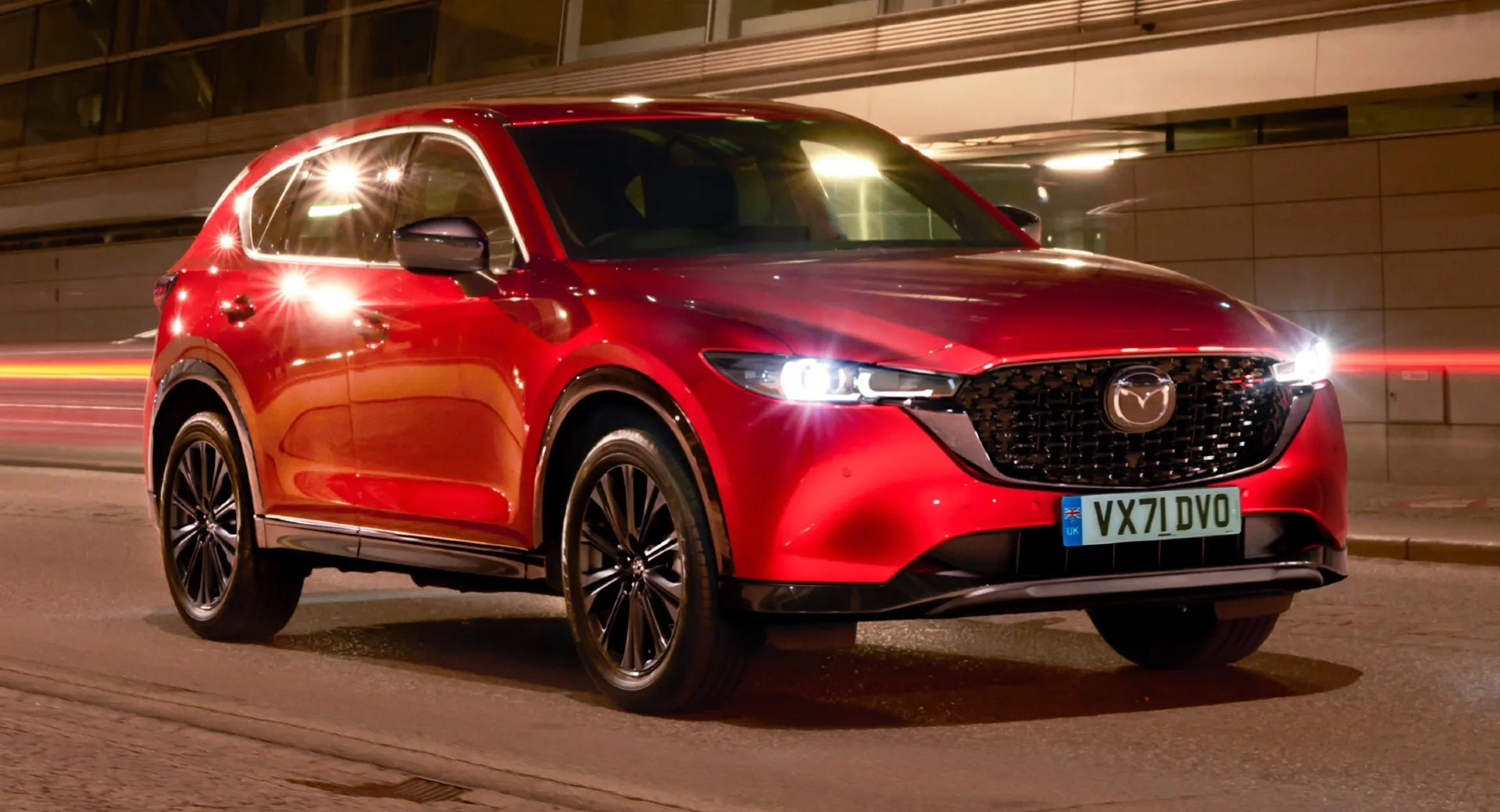 Mazda CX-5 thế hệ mới lộ mặt không che: Có thêm nét của Mercedes, BMW nhưng vẫn dễ nhầm thành facelift, dân mạng phải thốt lên 'thiết kế quá nhàn'- Ảnh 2. Mazda CX-5 thế hệ mới lộ mặt không che: Có thêm nét của Mercedes, BMW nhưng vẫn dễ nhầm thành facelift, dân mạng phải thốt lên 'thiết kế quá nhàn'- Ảnh 2.