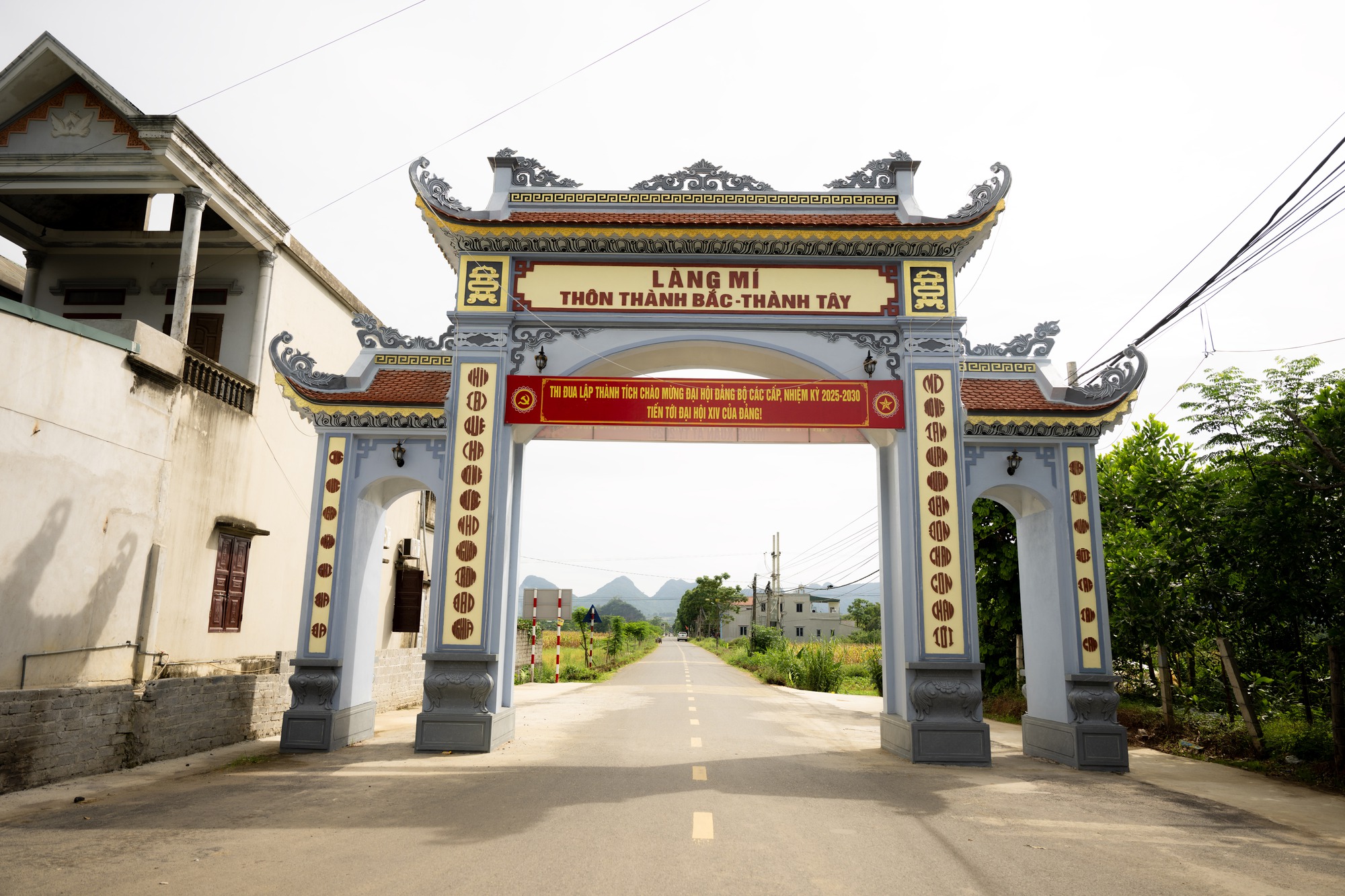 Hàng xóm tiết lộ bất ngờ bên trong nơi ở của TikToker "Gia đình Hải Sen" vừa bị bắt- Ảnh 4. Hàng xóm tiết lộ bất ngờ bên trong nơi ở của TikToker "Gia đình Hải Sen" vừa bị bắt- Ảnh 4.