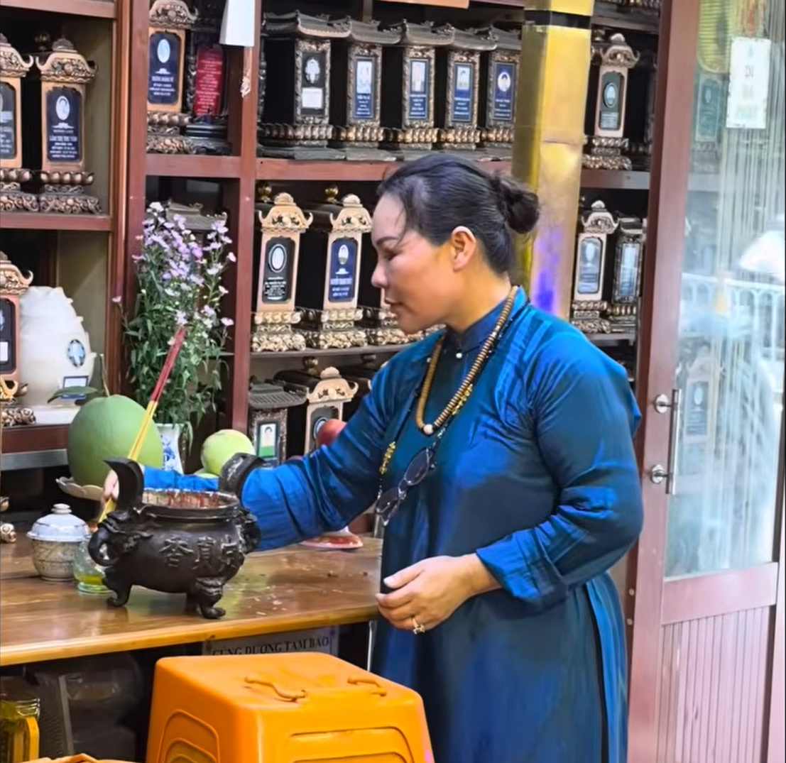 Vợ Quý Bình: "Tôi không muốn phụ thuộc vào thuốc trầm cảm"- Ảnh 2. Vợ Quý Bình: "Tôi không muốn phụ thuộc vào thuốc trầm cảm"- Ảnh 2.