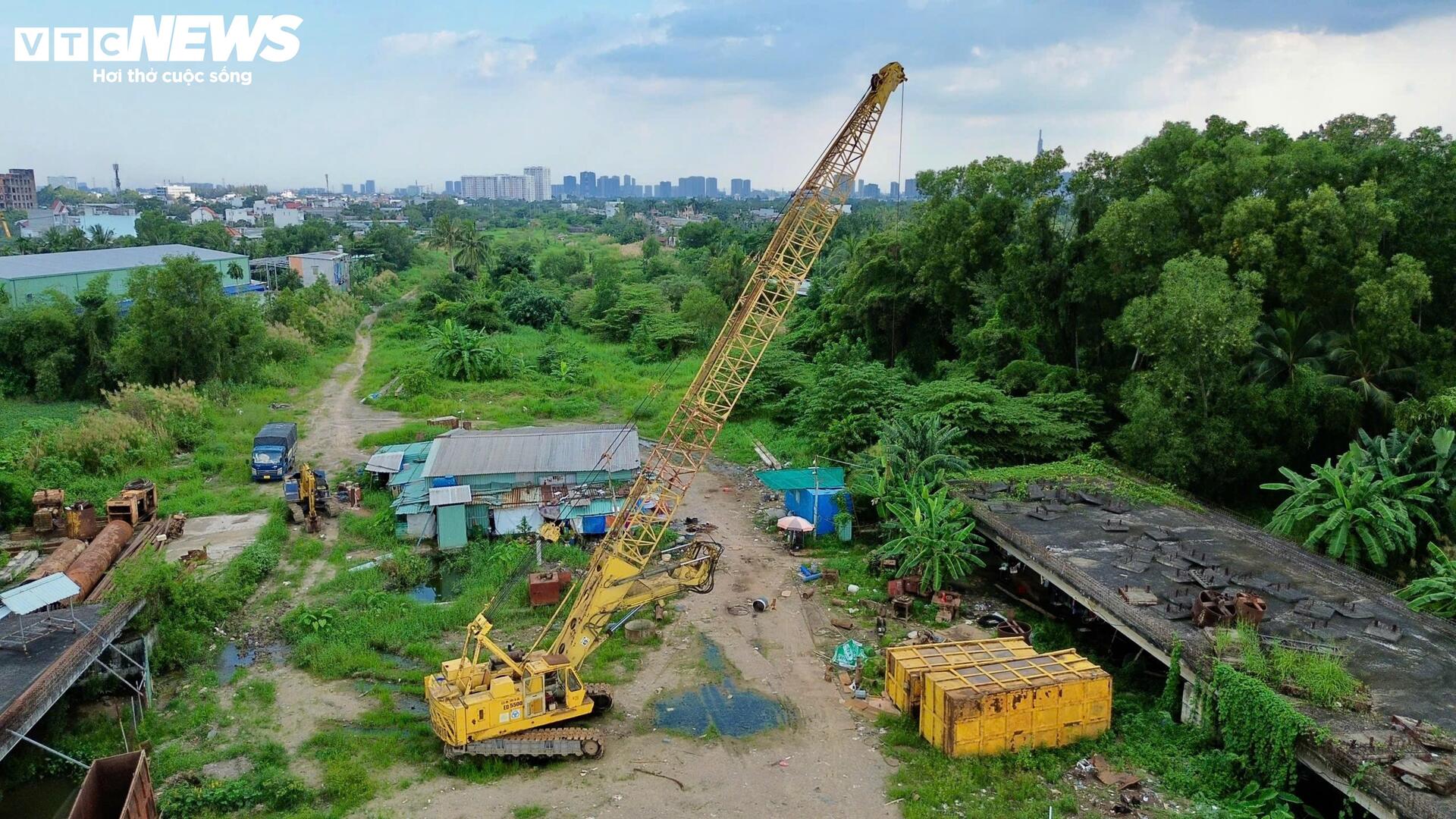 Gần 20 năm Vành đai 2 TP.HCM chưa khép kín, nhiều đoạn 'đắp chiếu'- Ảnh 6. Gần 20 năm Vành đai 2 TP.HCM chưa khép kín, nhiều đoạn 'đắp chiếu'- Ảnh 6.