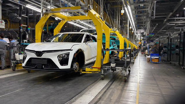 Ông Phạm Nhật Vượng sắp "mang cả Vingroup" tới nước GDP đã vượt Anh, Pháp, Nga- Ảnh 6. Ông Phạm Nhật Vượng sắp "mang cả Vingroup" tới nước GDP đã vượt Anh, Pháp, Nga- Ảnh 6.