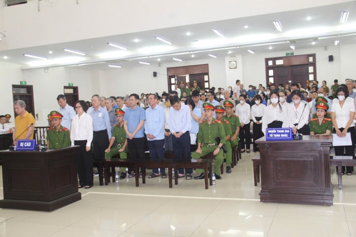 Gia đình ông Trịnh Văn Quyết nộp thêm 24,5 tỷ xin chuyển từ án tù sang phạt tiền- Ảnh 1. Gia đình ông Trịnh Văn Quyết nộp thêm 24,5 tỷ xin chuyển từ án tù sang phạt tiền- Ảnh 1.