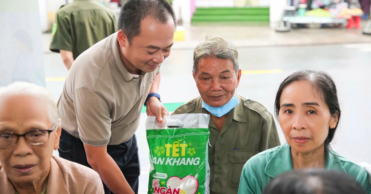 Thêm tiện ích đặt lịch khám tại hơn 300 cơ sở y tế, An Khang muốn chuyển mình thành “trạm y tế” khu phố?- Ảnh 3. Thêm tiện ích đặt lịch khám tại hơn 300 cơ sở y tế, An Khang muốn chuyển mình thành “trạm y tế” khu phố?- Ảnh 3.