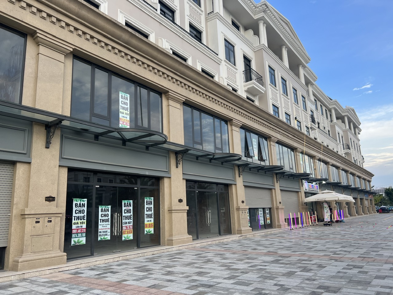 Shophouse triệu đô khu ven Tp.HCM: Chỗ hắt hiu, nơi sôi động, sự thật ít ai ngờ- Ảnh 12. Shophouse triệu đô khu ven Tp.HCM: Chỗ hắt hiu, nơi sôi động, sự thật ít ai ngờ- Ảnh 12.