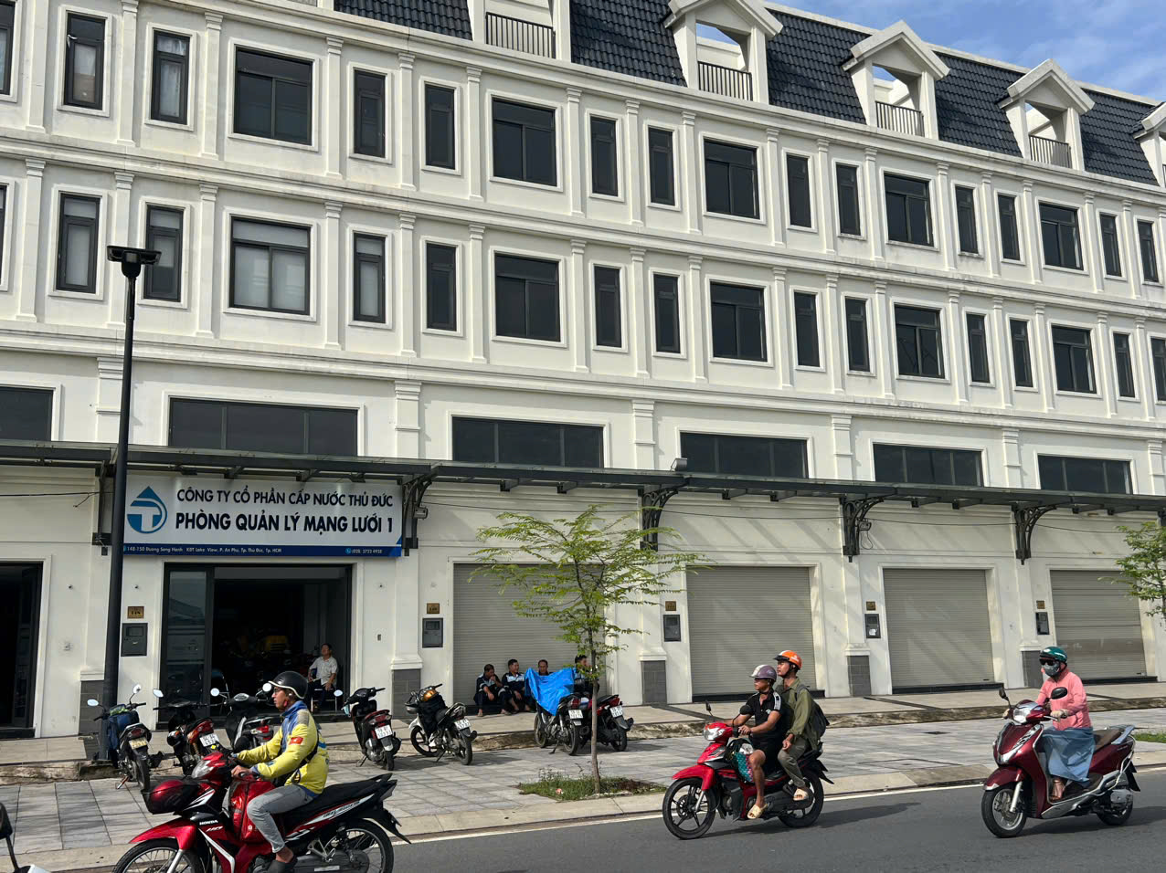 Shophouse triệu đô khu ven Tp.HCM: Chỗ hắt hiu, nơi sôi động, sự thật ít ai ngờ- Ảnh 8. Shophouse triệu đô khu ven Tp.HCM: Chỗ hắt hiu, nơi sôi động, sự thật ít ai ngờ- Ảnh 8.
