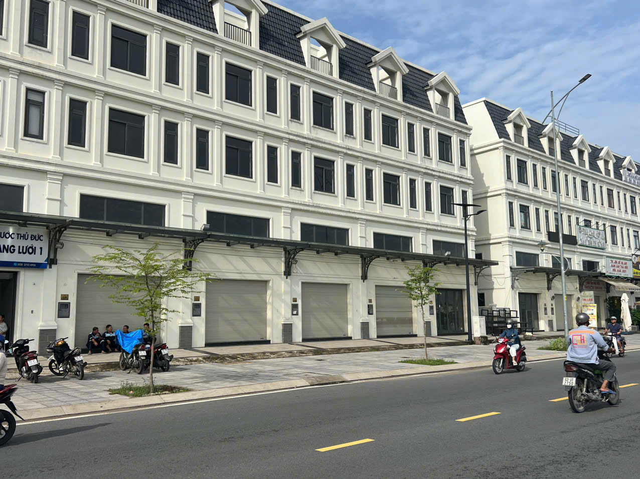 Shophouse triệu đô khu ven Tp.HCM: Chỗ hắt hiu, nơi sôi động, sự thật ít ai ngờ- Ảnh 7. Shophouse triệu đô khu ven Tp.HCM: Chỗ hắt hiu, nơi sôi động, sự thật ít ai ngờ- Ảnh 7.