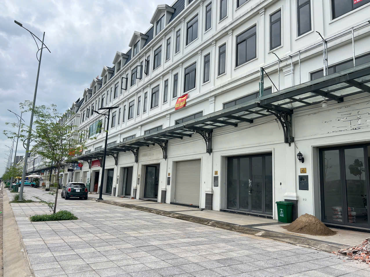 Shophouse triệu đô khu ven Tp.HCM: Chỗ hắt hiu, nơi sôi động, sự thật ít ai ngờ- Ảnh 9. Shophouse triệu đô khu ven Tp.HCM: Chỗ hắt hiu, nơi sôi động, sự thật ít ai ngờ- Ảnh 9.