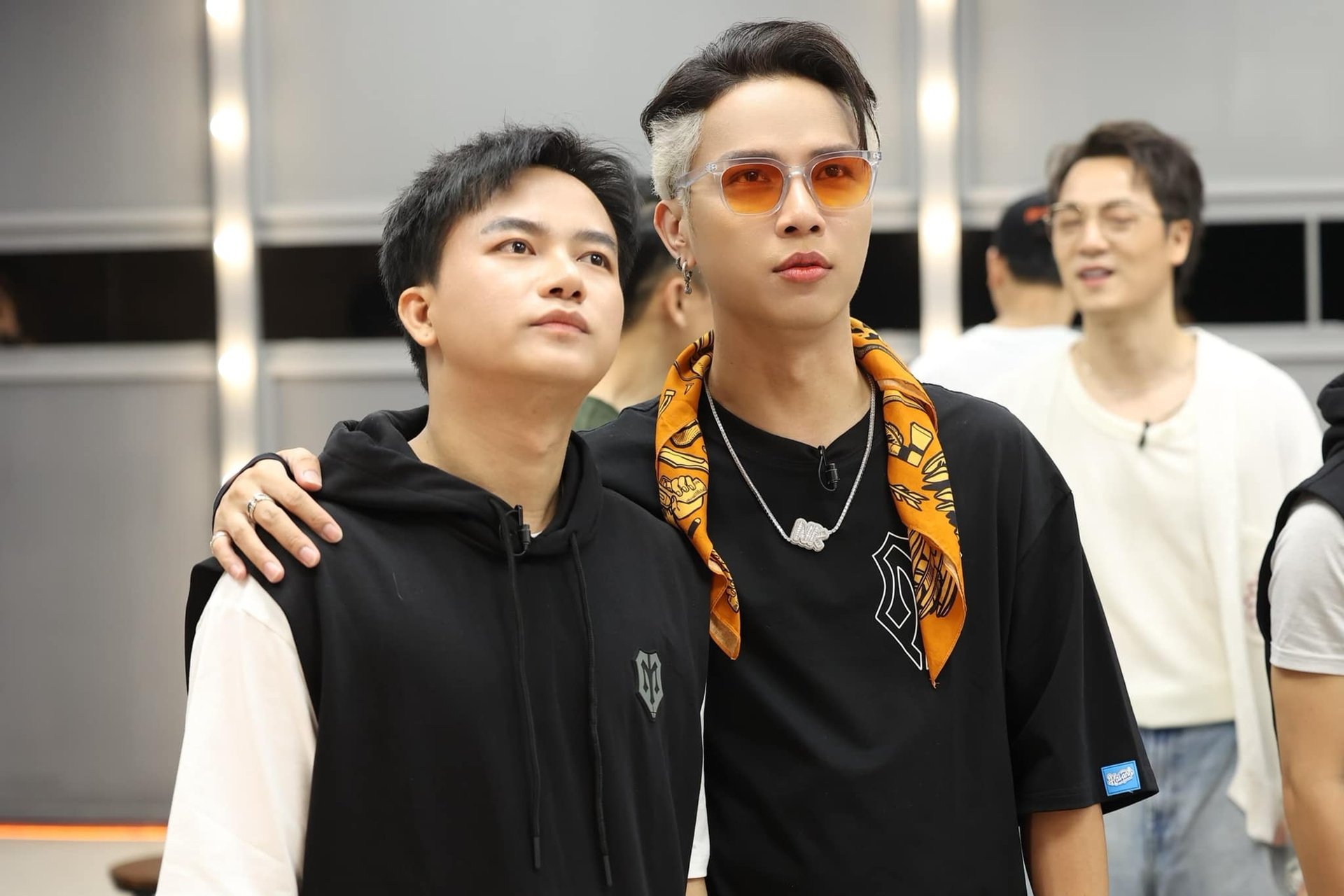 Một Anh Trai tự tạo chông gai cho chính mình: Họa từ miệng mà ra, fan chán nản đòi “rã đám”- Ảnh 9. Một Anh Trai tự tạo chông gai cho chính mình: Họa từ miệng mà ra, fan chán nản đòi “rã đám”- Ảnh 9.