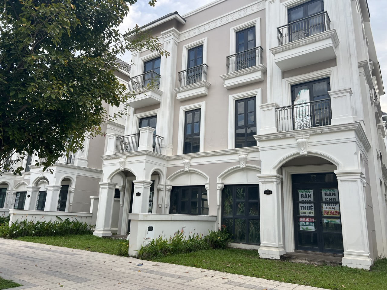 Shophouse triệu đô khu ven Tp.HCM: Chỗ hắt hiu, nơi sôi động, sự thật ít ai ngờ- Ảnh 14. Shophouse triệu đô khu ven Tp.HCM: Chỗ hắt hiu, nơi sôi động, sự thật ít ai ngờ- Ảnh 14.
