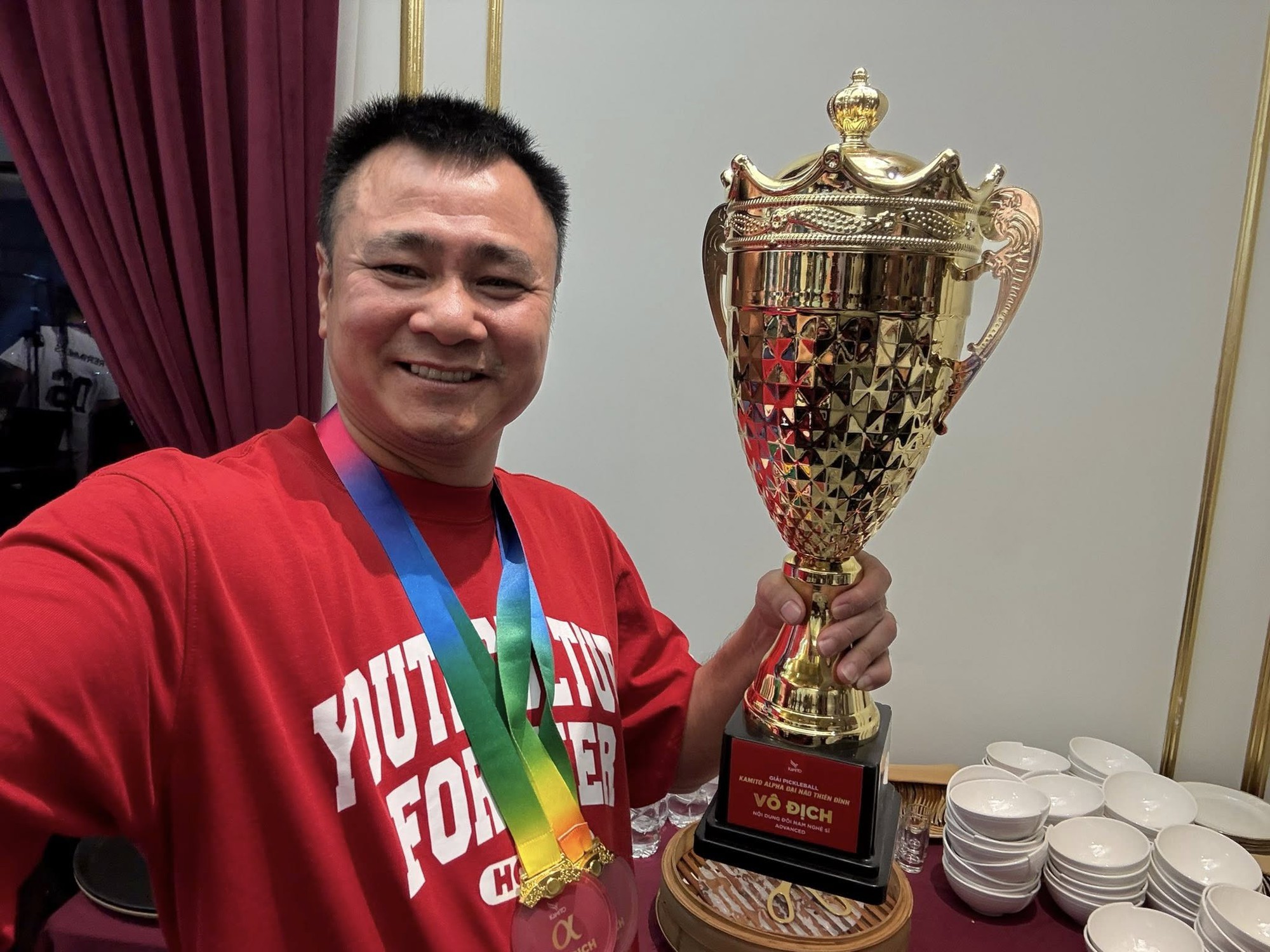 NSND Tự Long - Tuấn Hưng vô địch pickleball- Ảnh 1. NSND Tự Long - Tuấn Hưng vô địch pickleball- Ảnh 1.