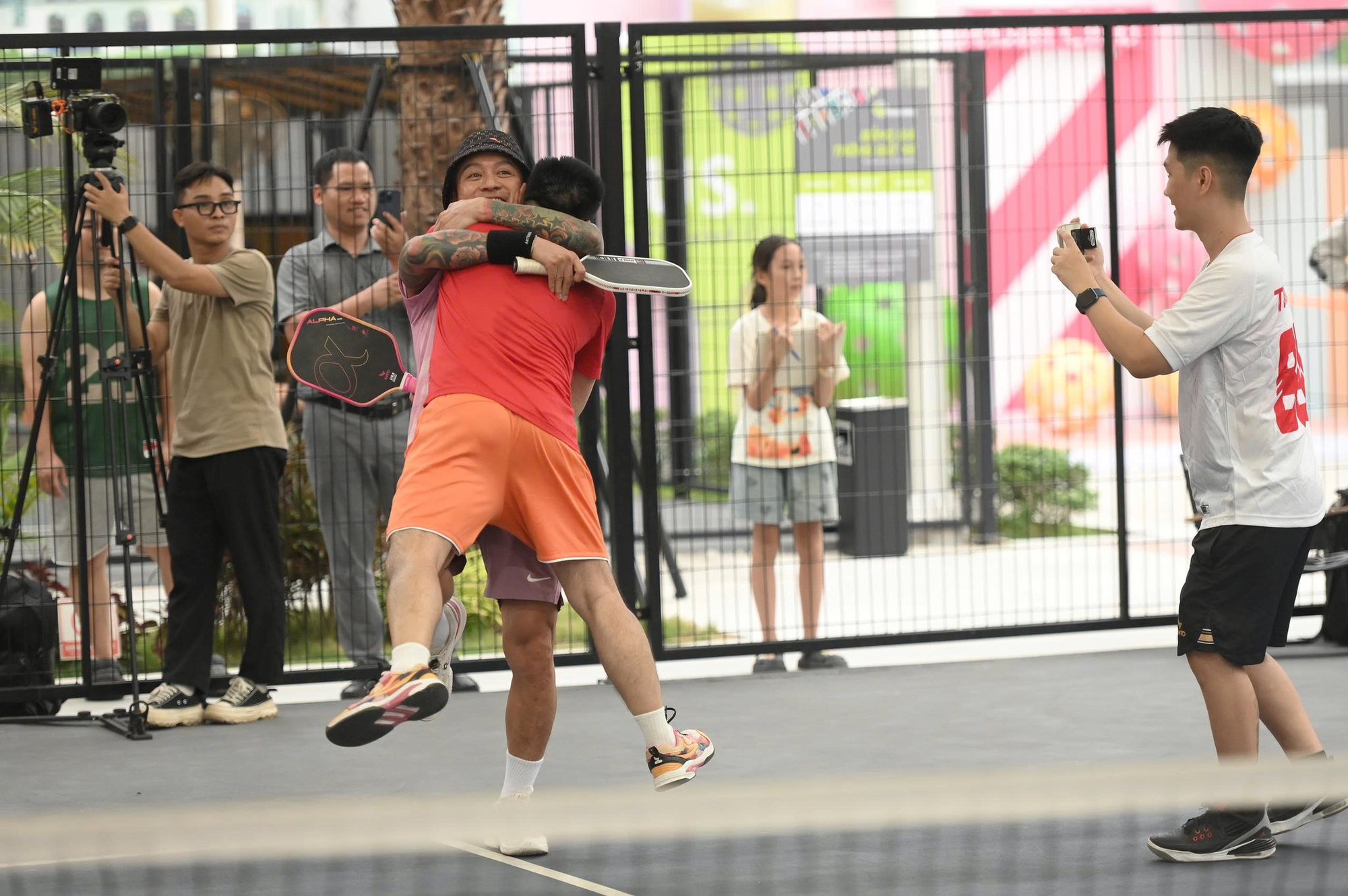 NSND Tự Long - Tuấn Hưng vô địch pickleball- Ảnh 3. NSND Tự Long - Tuấn Hưng vô địch pickleball- Ảnh 3.