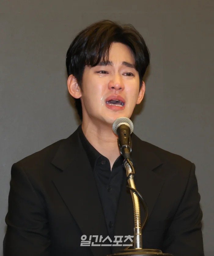 Kim Soo Hyun bị hàng loạt nhãn hàng khởi kiện, tịch thu nhà cửa, khả năng cao biến mất khỏi showbiz!- Ảnh 1. Kim Soo Hyun bị hàng loạt nhãn hàng khởi kiện, tịch thu nhà cửa, khả năng cao biến mất khỏi showbiz!- Ảnh 1.