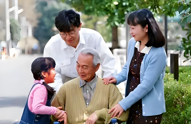 Muốn biết con cái có hiếu thảo hay không, hãy nhìn vào 3 việc nhỏ này - nhìn một cái là biết ngay thật lòng hay giả tạo!- Ảnh 1. Muốn biết con cái có hiếu thảo hay không, hãy nhìn vào 3 việc nhỏ này - nhìn một cái là biết ngay thật lòng hay giả tạo!- Ảnh 1.