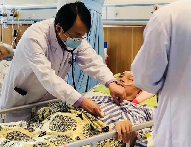 Ăn thịt bò kiểu này để tẩm bổ, một nhà 4 người “nối đuôi nhau” vào phòng cấp cứu- Ảnh 2. Ăn thịt bò kiểu này để tẩm bổ, một nhà 4 người “nối đuôi nhau” vào phòng cấp cứu- Ảnh 2.