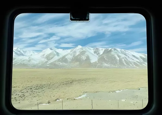 Chuyến tàu chạy hơn 4.000km qua 15 thành phố, đi mất gần 2 ngày: Du khách nhận xét "Không bao giờ quên"- Ảnh 10.