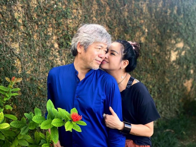 Nữ NSND nổi tiếng cả nước sắp làm đám cưới ở tuổi 56: Yêu mãnh liệt, ngày càng trẻ đẹp- Ảnh 1. Nữ NSND nổi tiếng cả nước sắp làm đám cưới ở tuổi 56: Yêu mãnh liệt, ngày càng trẻ đẹp- Ảnh 1.