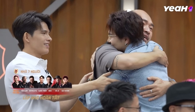 Một Anh Trai tự tạo chông gai cho chính mình: Họa từ miệng mà ra, fan chán nản đòi “rã đám”- Ảnh 4. Một Anh Trai tự tạo chông gai cho chính mình: Họa từ miệng mà ra, fan chán nản đòi “rã đám”- Ảnh 4.