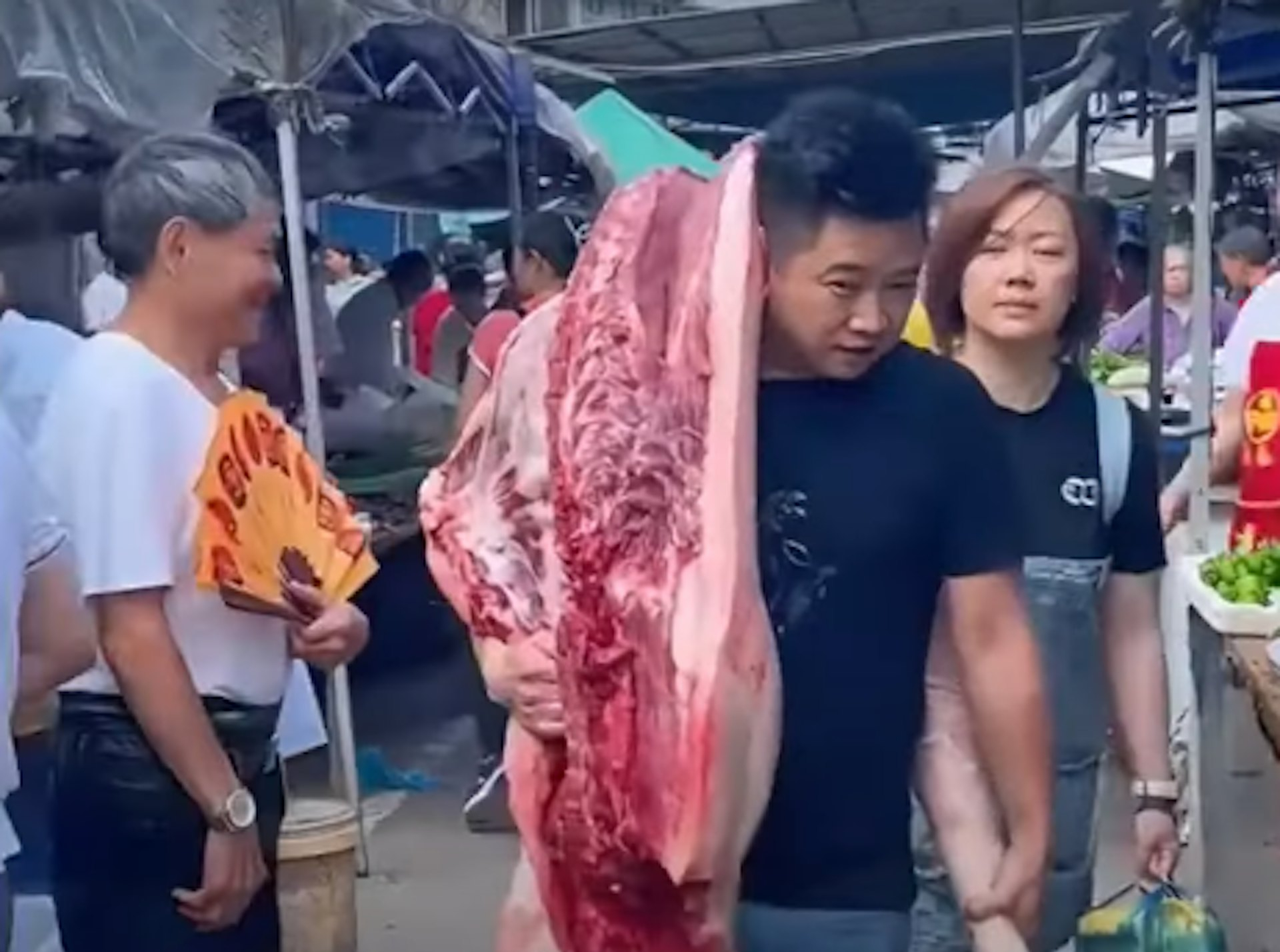 Người đàn ông khổ nhất Trung Quốc mỗi mùa nghỉ hè- Ảnh 5. Người đàn ông khổ nhất Trung Quốc mỗi mùa nghỉ hè- Ảnh 5.