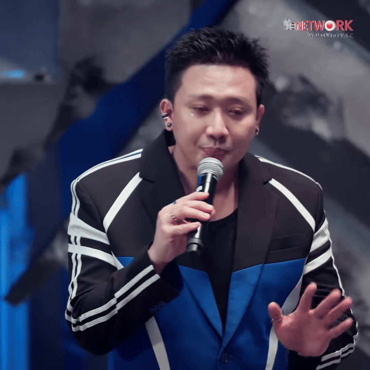 Trấn Thành thử làm Em Xinh nhưng khi rap mà mặt “cứng đơ” thế này thì hơi khó- Ảnh 4. Trấn Thành thử làm Em Xinh nhưng khi rap mà mặt “cứng đơ” thế này thì hơi khó- Ảnh 4.